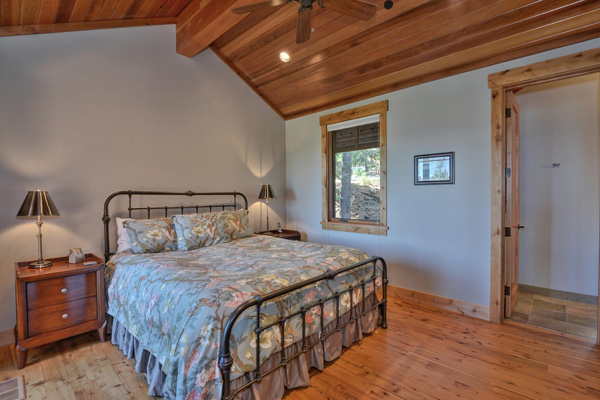 Tahoe Vacation Rentals - Lake Front House - Master suite